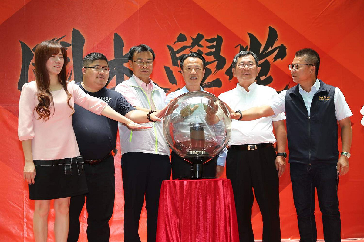 農委會主委陳吉仲、嘉義縣長翁章梁、立委陳明文、蔡易餘等人出席國本學堂始業式。 圖：嘉義縣政府/提供