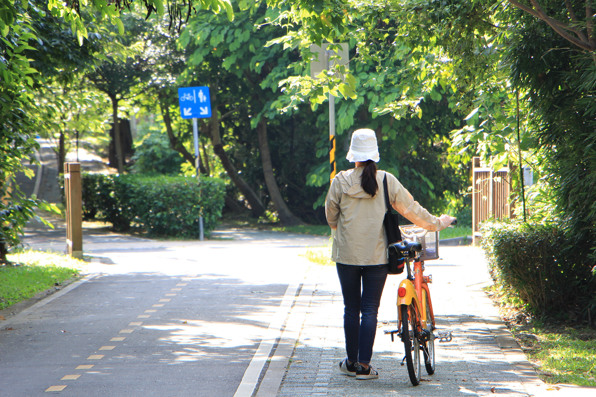 台北市北投區藏著一條短短的綠色廊道，散步騎車皆相宜。 圖：北市工務局／提供