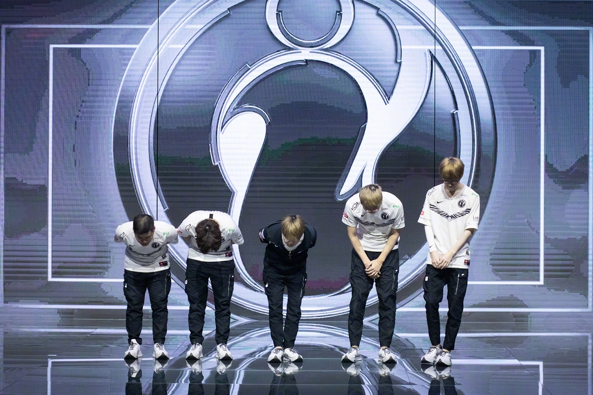 Invictus Gaming（iG）卻在昨（4）晚慘遭 JDG 二比零完封 圖：翻攝自 Invictus Gaming 微博
