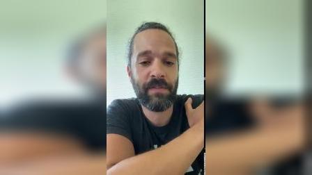《最後生還者II》總監Neil Druckmann表示自己不懂玩家為何要為一個虛構角色那麼生氣。 圖：翻攝自Youtube