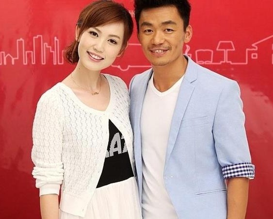 王寶強(右)與前妻馬蓉(左)離婚官司打了2年，去年才完成所有離婚手續。 圖：翻攝微博