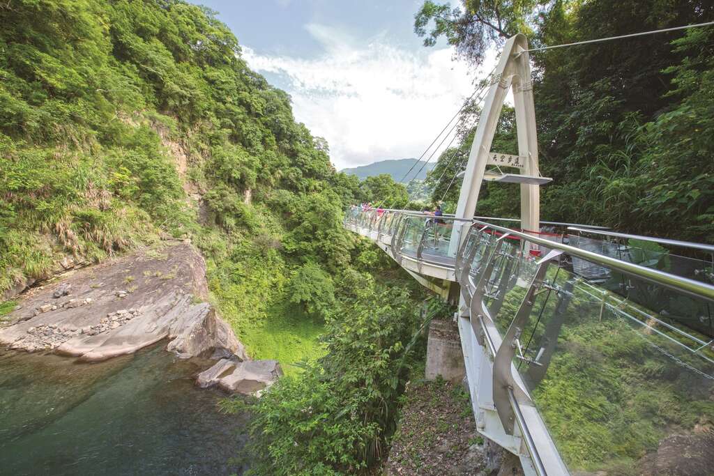 桃園推7條精選一日遊路線，只要入住桃園合法旅館隔日就可免費參加行程。 圖：桃園市政府／提供