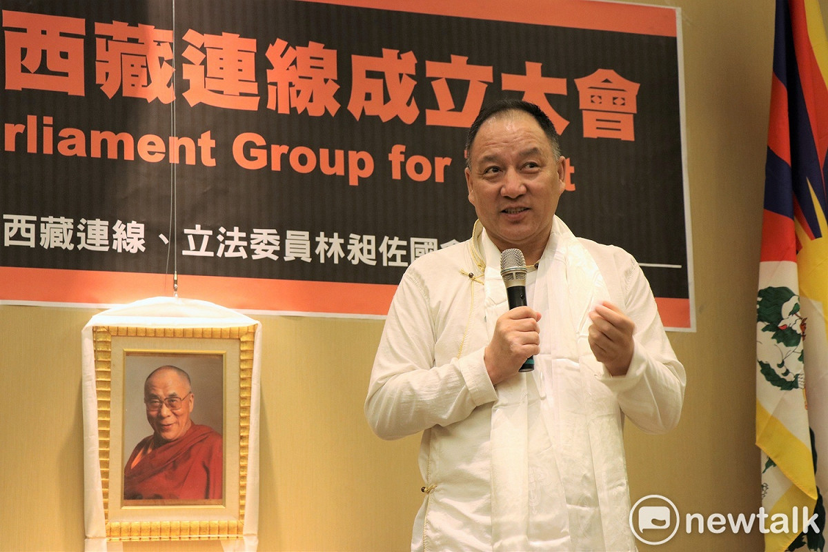「台灣國會西藏連線」今舉行成立大會，達賴喇嘛西藏宗教基金會董事長達瓦才仁表示，港版國安法施行展現中共背信的行為。 圖：謝孟華/攝