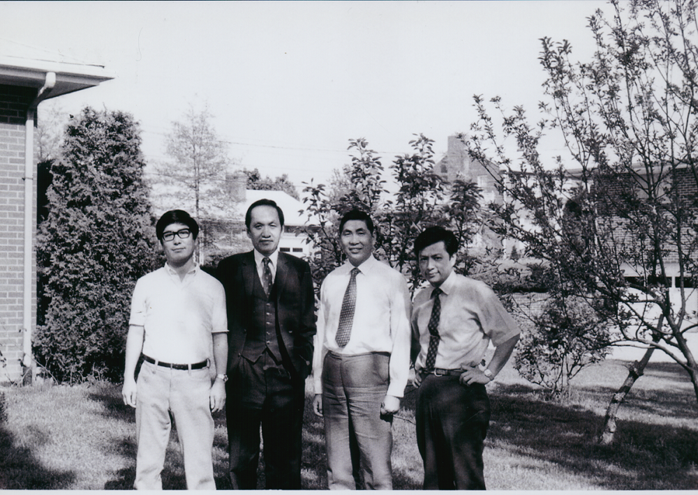 台獨聯盟中央委員宋重陽（左一）協助彭明敏出逃台灣後，1971年在美國首次與彭明敏教授、蔡同榮、周烒明醫師（右一）首次會面。 圖：台獨聯盟（何康美）／提供