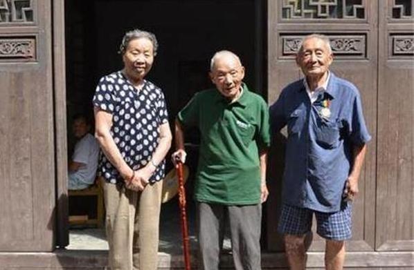前國民黨軍統特務，由左到右為王慶蓮、戴以謙、祝仁波。 圖：翻攝至歷史小星辰今日頭條