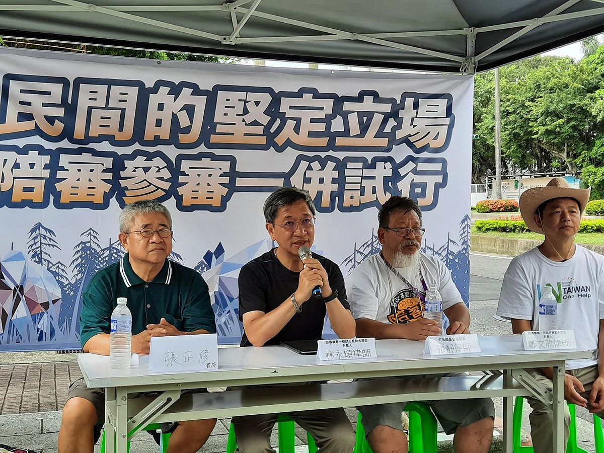 民間團體持續在立法院抗議。 圖:陳佩君/攝