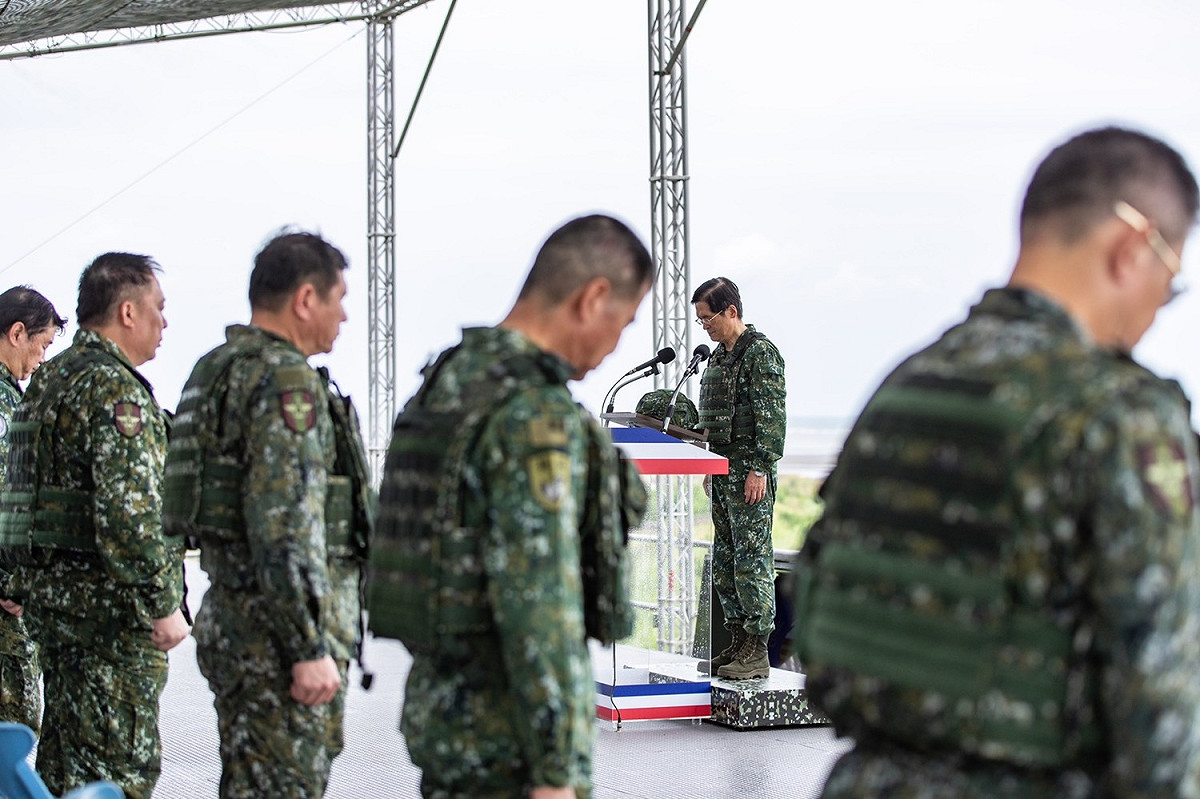 嚴部長率全體人員為因公殉職同袍默哀。 圖:軍聞社提供