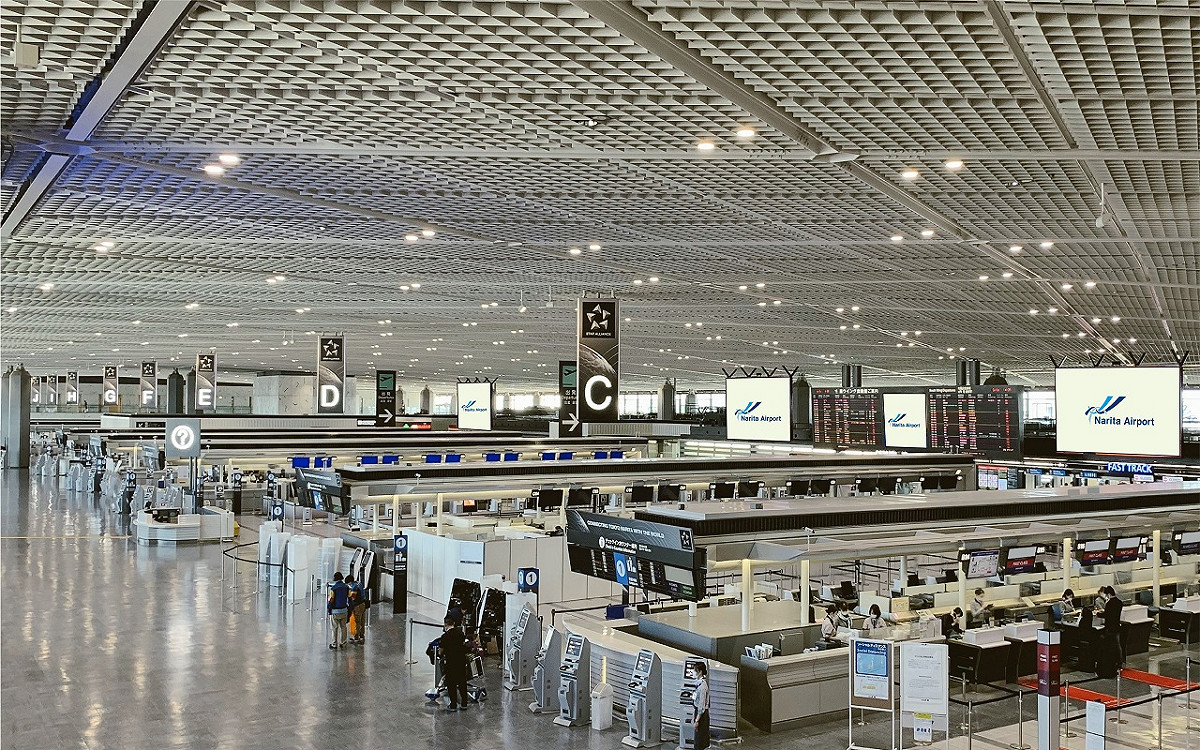受到中國武漢肺炎影響，日本成田機場空空蕩蕩，正等待逐漸解禁，迎入更多國際旅客。 圖：翻攝自成田機場官網
