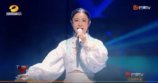 丁噹現場飆唱完美高音，結果全場最低分！ 圖：翻攝自芒果TV