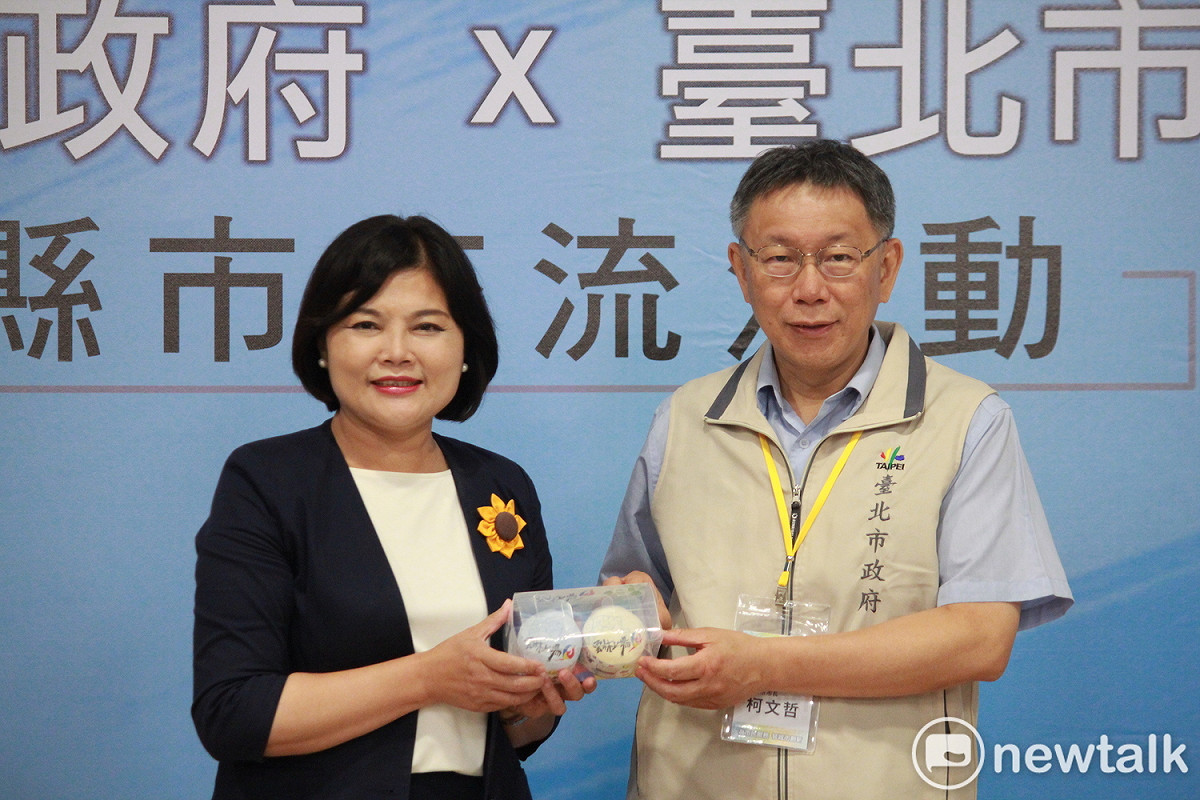 台北市長柯文哲（右）、雲林縣長張麗善（左）。 圖：周煊惠 ／攝