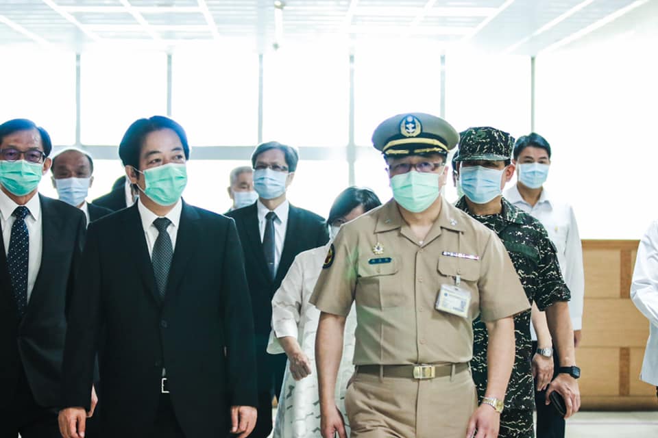 海軍陸戰隊上兵蔡博宇先前在漢光演習中不幸罹難，副總統賴清德今日前往蔡家慰問。 圖：翻攝自賴清德臉書