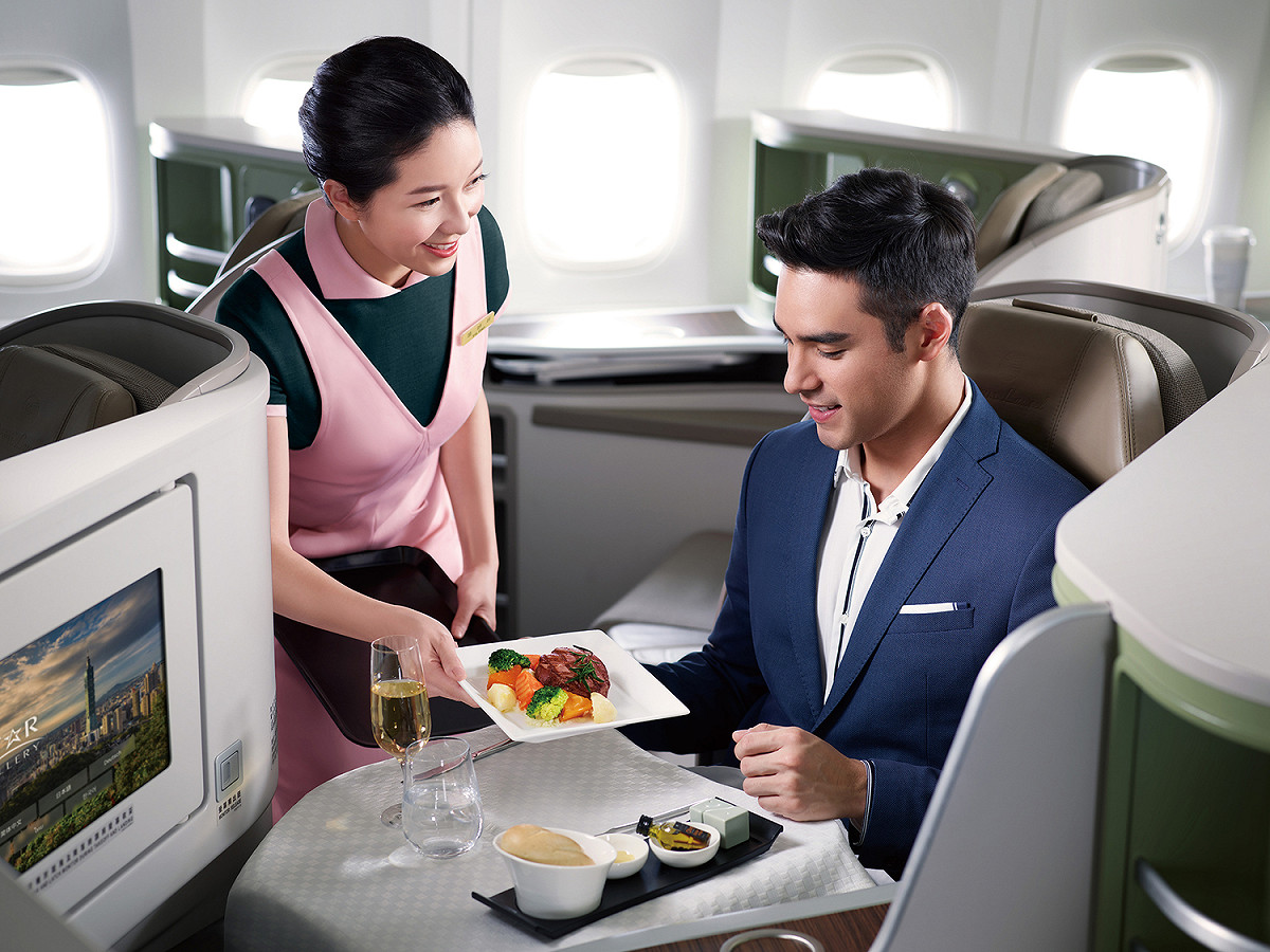 長榮航空獲知名國際旅遊雜誌評選為2020全球最佳國際線航空公司(The World’s Best International Airlines)第4名。 圖：長榮航空／提供