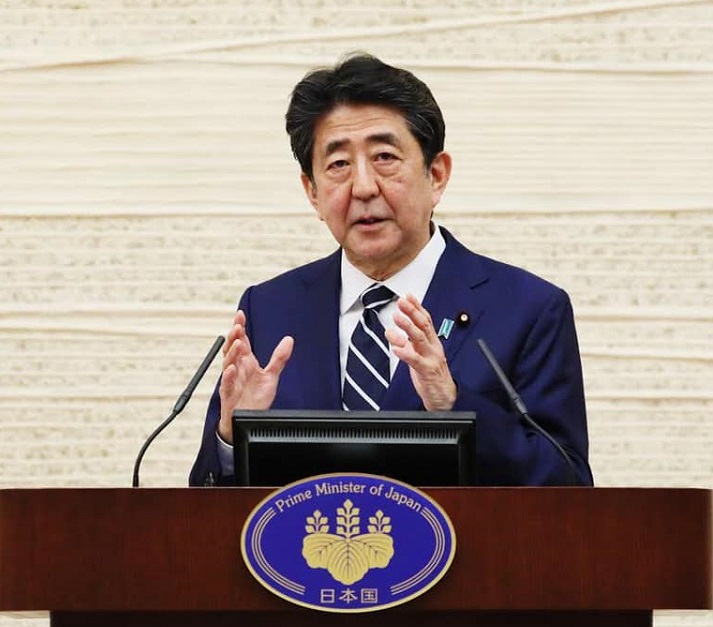 日媒報導，日本政府大手筆提供700億日圓（新台幣約193億元）資金，補助87家日企從中國撤出生產線。圖為日本首相安倍晉三。 圖：翻攝首相官邸臉書