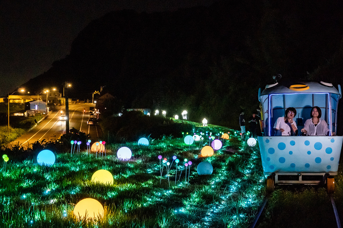新北青春山海線「Fun開玩浪」路線2_深澳海游！深奧鐵道自行車夜騎。  圖：新北市觀光旅遊局提供