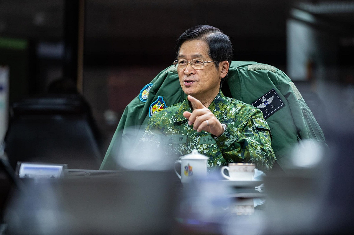 國防部長嚴德發前往視導「聯合防空作戰演練」。 圖：軍聞社／提供