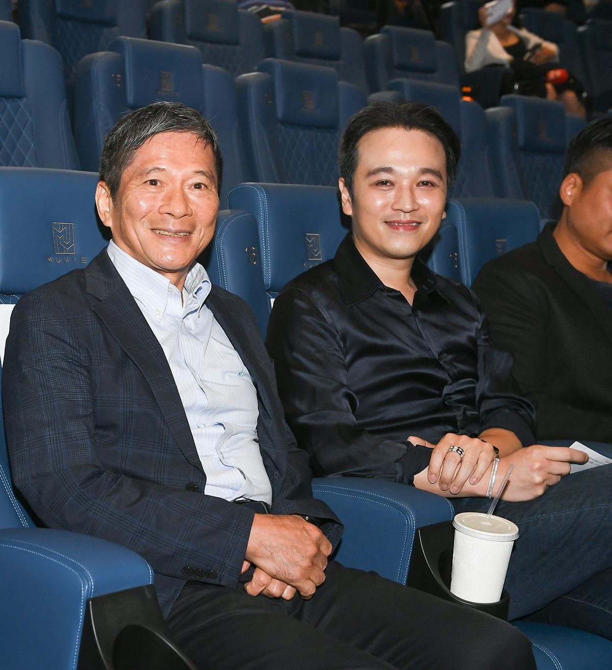 文化部長李永得(左)與威秀影城董事長吳明憲(右)聯袂出席記者會。 圖：「台灣電影起飛大聯盟」執行委員會 /提供