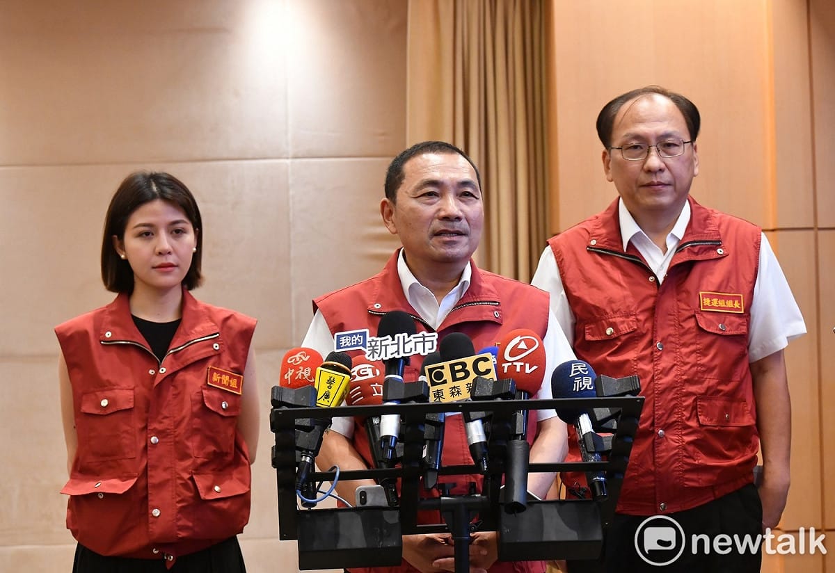侯友宜透露自己會在第二波去超商領券。 圖：林昀真／攝
