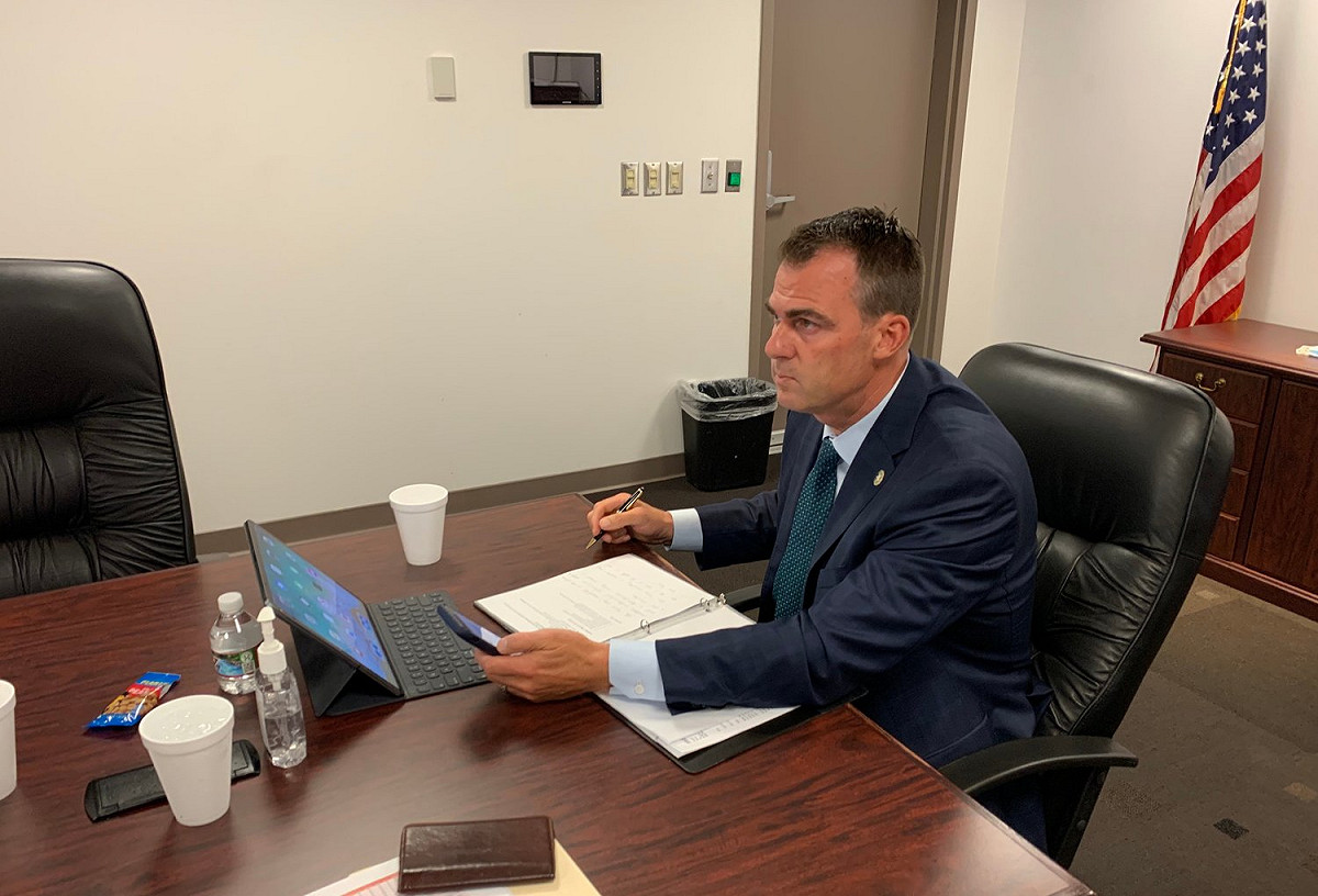 美國奧克拉荷馬州州長史提特（Kevin Stitt）今天宣布自己確診。據信他是首個宣布自己確診的美國州長。 圖：Kevin Stitt臉書