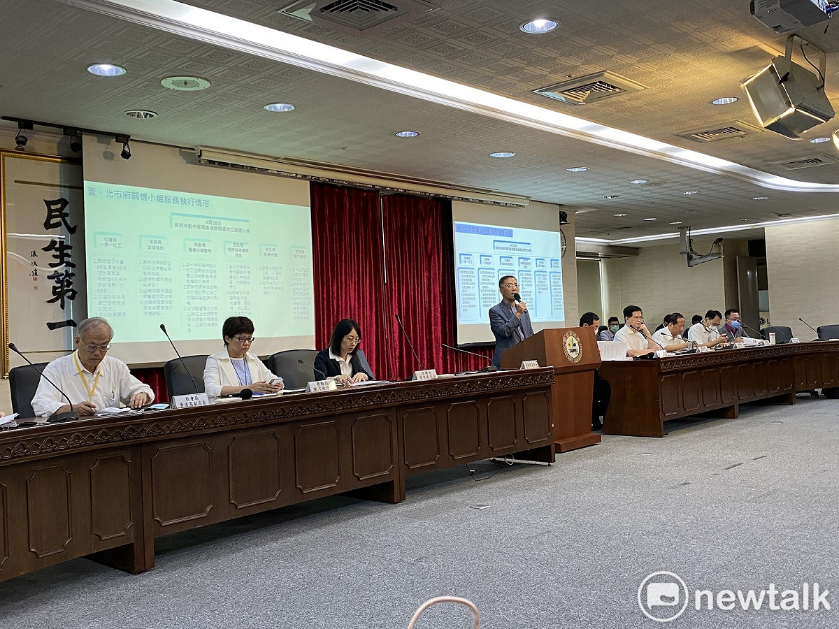 台北市副市長蔡炳坤今召開錢櫃KTV火警事件後續記者會。 圖：周煊惠 ／攝