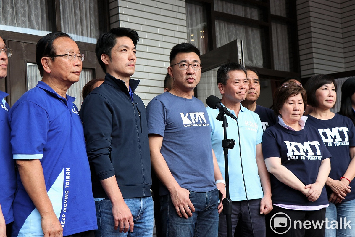 國民黨立院黨團召開記者會，痛批決議「表決無效」、「違法宣告」。 圖：謝孟華/攝