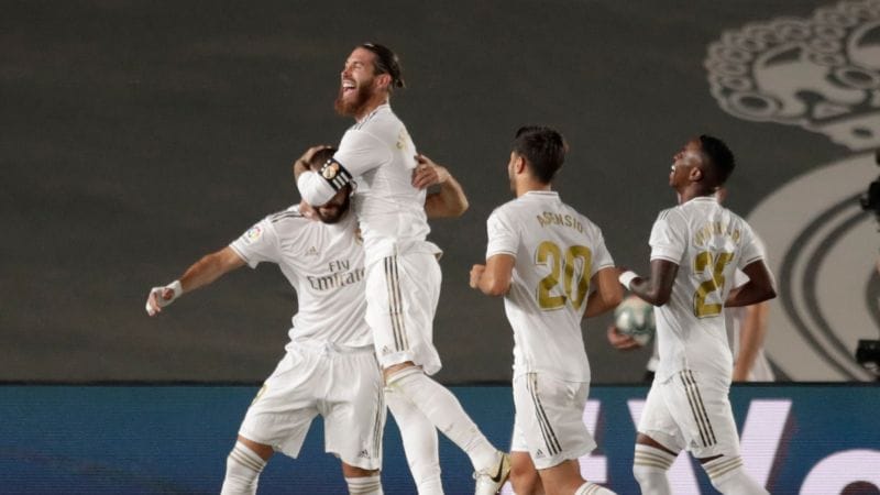 法國球星本澤馬（Karim Benzema）梅開二度幫助皇家馬德里勇奪隊史西甲聯賽第34冠。 圖／美聯社／達志影像