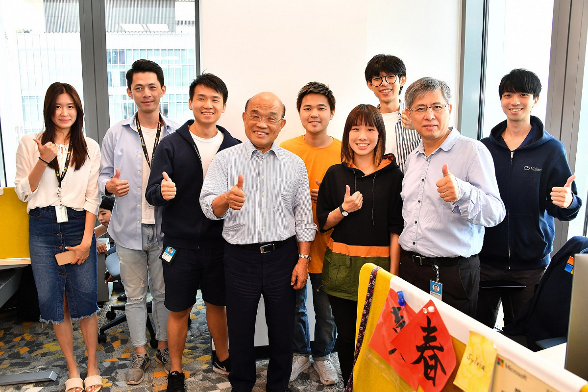 行政院長蘇貞昌今（17）天上午參訪台灣微軟公司。 圖：行政院提供