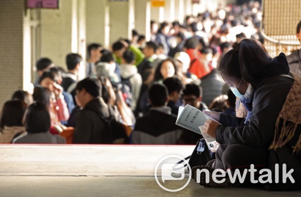 因疫情延後舉辦的指考於7月28日到7月30日登場，大考中心以最嚴格的防疫規範因應。（示意圖） 圖：新頭殼資料照片