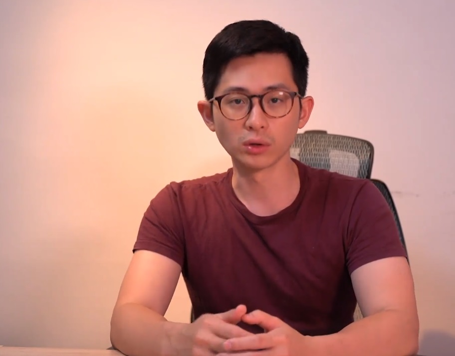 《博恩夜夜秀》主持人上傳影片，針對未主動揭露節目收費一事，向觀眾道歉。