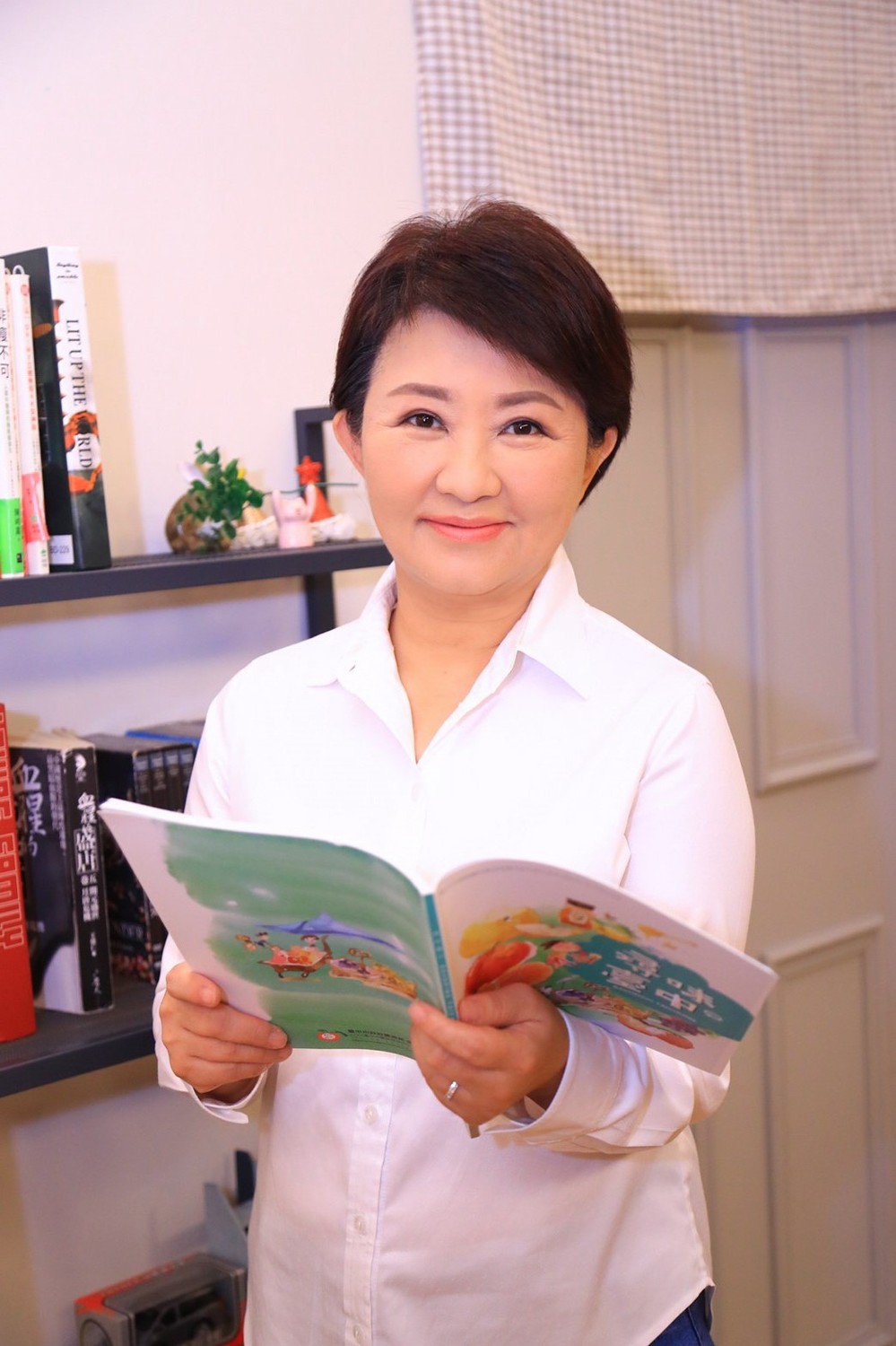盧秀燕說，書房是放鬆寧靜思考的空間，書房是激發施政創意的平台。 台中市文化局/提供