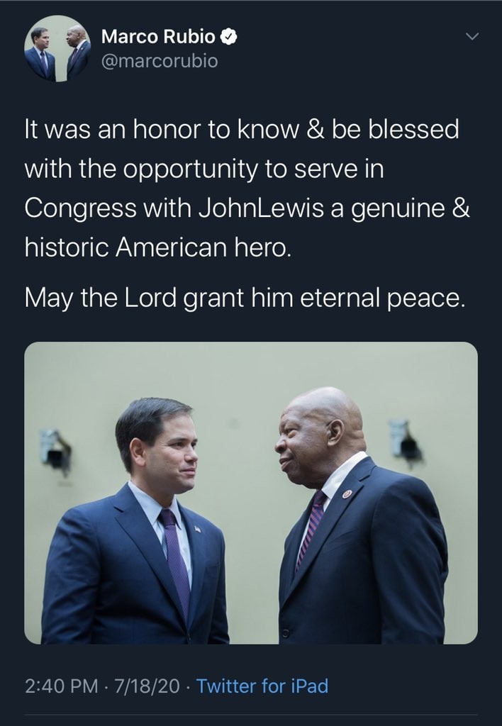 佛州共和黨參議員魯比歐（Marco Rubio）錯放與路易斯的合照，圖中的黑人議員為去年去世的康明茲。(該推文已被刪除) 圖：翻攝自Marco Rubio 推特