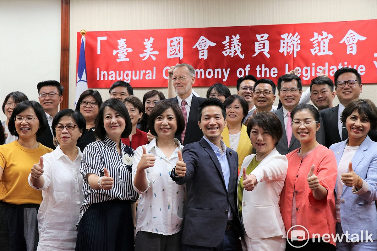 「台美國會議員聯誼會」今舉行成立大會，與會者於會後共同合影。 圖：謝孟華/攝