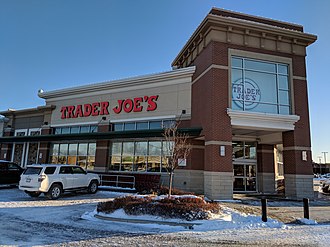 根據CNN今 (20) 日的報導，超過1700人簽署請願，敦促美國超市商人喬 (Trader Joe's) 更改一些國際食物的商品標籤，呼籲不要涉及種族歧視。 圖：翻攝自維基百科