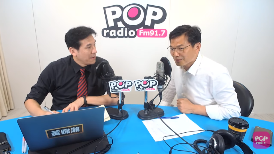 吳益政接受黃暐瀚專訪。 圖：翻攝自POP撞新聞youtube