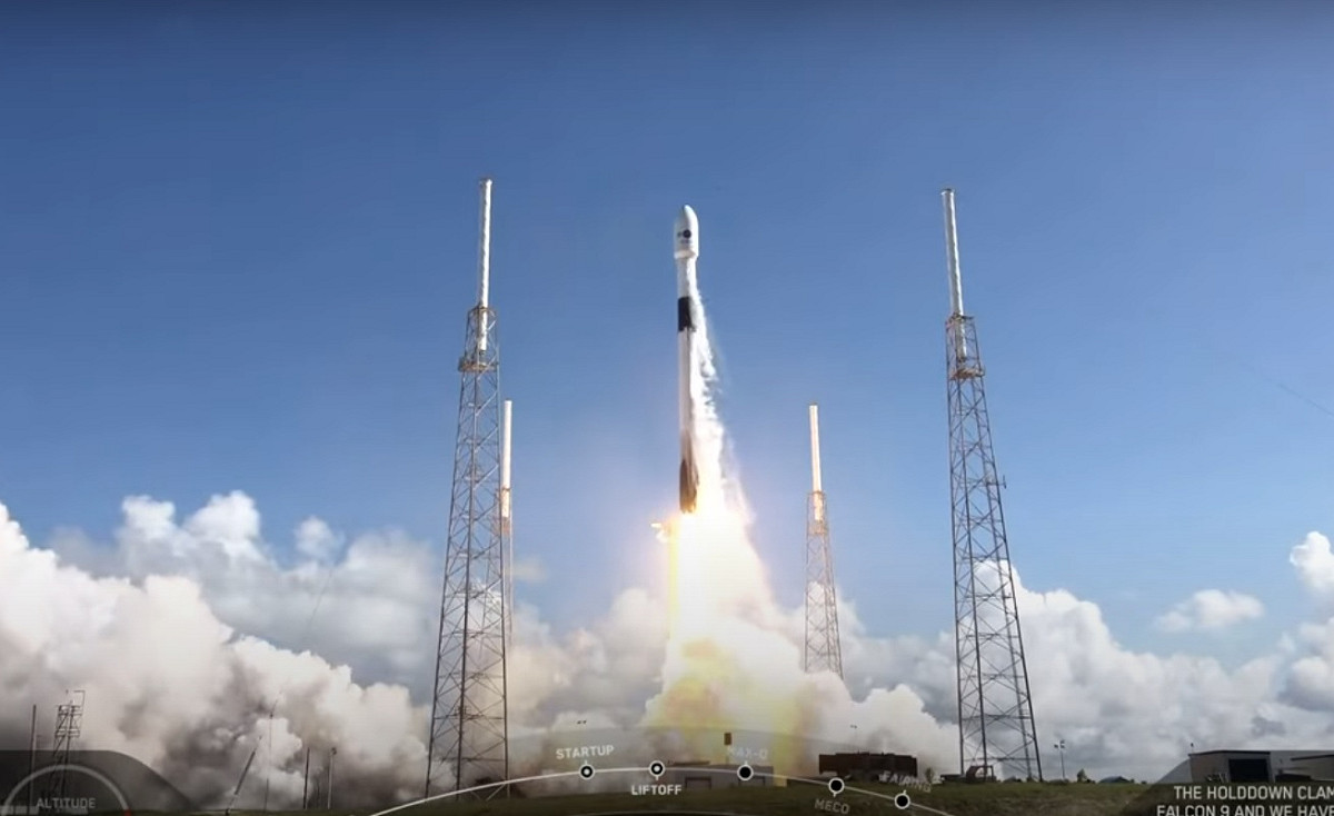 南韓首枚軍事衛星順利升空。 圖：截取自SpecaX官網直播影片