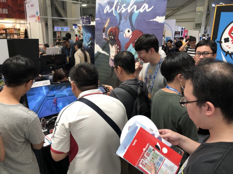 踩底線共同創辦人林宏宇表示，當初設計遊戲時的精神是希望能創作出一款聚會遊戲，不單只是玩家能獲得遊戲的樂趣，在一旁觀看的朋友也能透過兩組玩家之間的對話與合作得到其他樂趣。 圖：創夢市集／提供