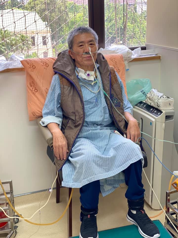 前立委蔡啟芳進行肺部移植手術，近日出院後開車不甚自撞電線桿。 圖：取自蔡秀雲臉書
