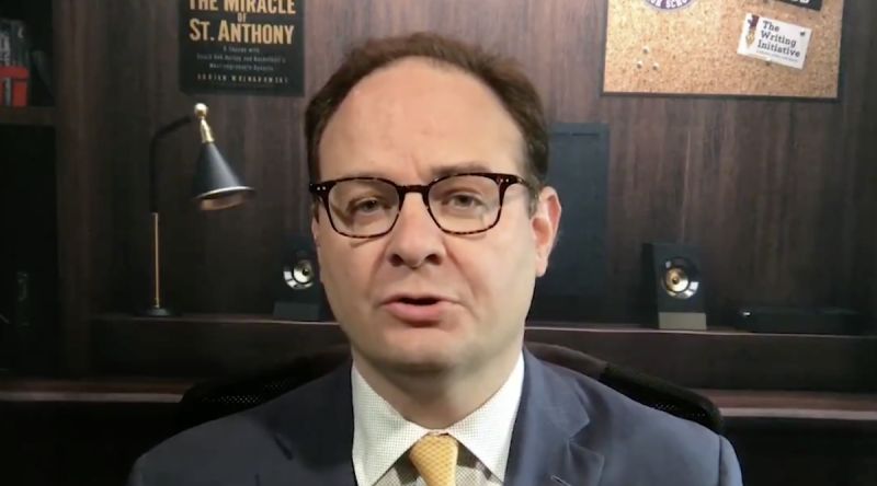 知名NBA記者Adrian Wojnarowski。 圖／截自Adrian Wojnarowski推特