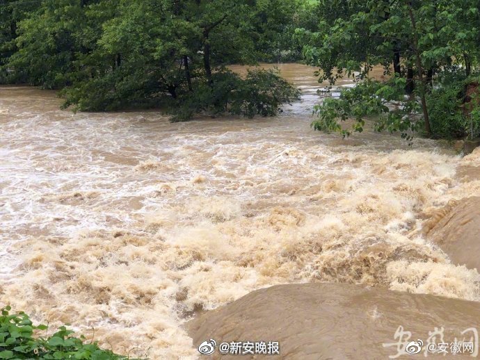 洪水淹沒長江流域各地。 圖：翻攝自新安晚報