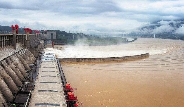 目前三峽大壩入庫水量為每秒50000立方公尺。 圖：翻攝自湖北省應急管理廳