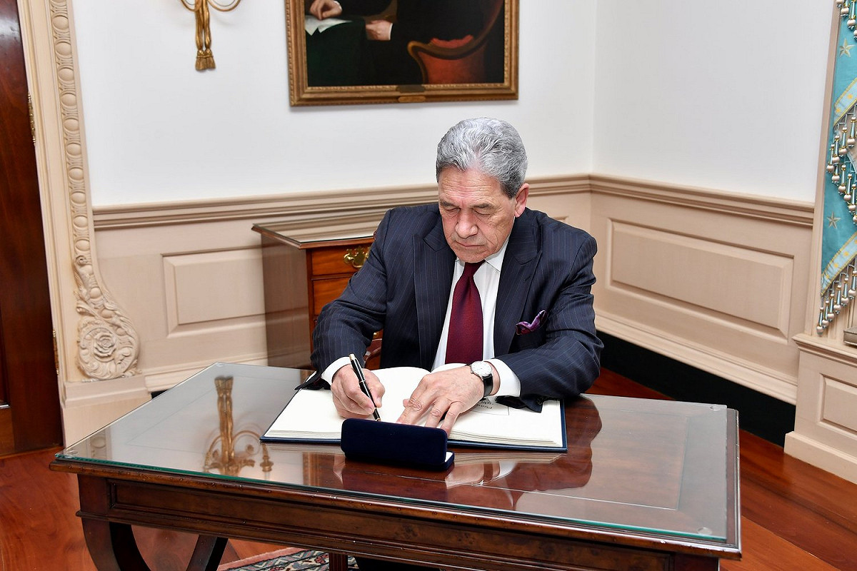紐西蘭外交部長皮特斯（Winston Peters）今日宣布，紐西蘭已經中止與香港的引渡協定。 圖：翻攝自Winston Peters臉書