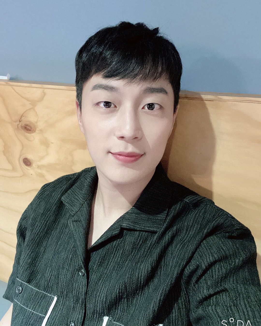 韓國男星尹斗俊深夜感性發文：謝謝你們讓我活著 圖：翻攝自尹斗俊個人IG帳號 ＠beeeestdjdjdj