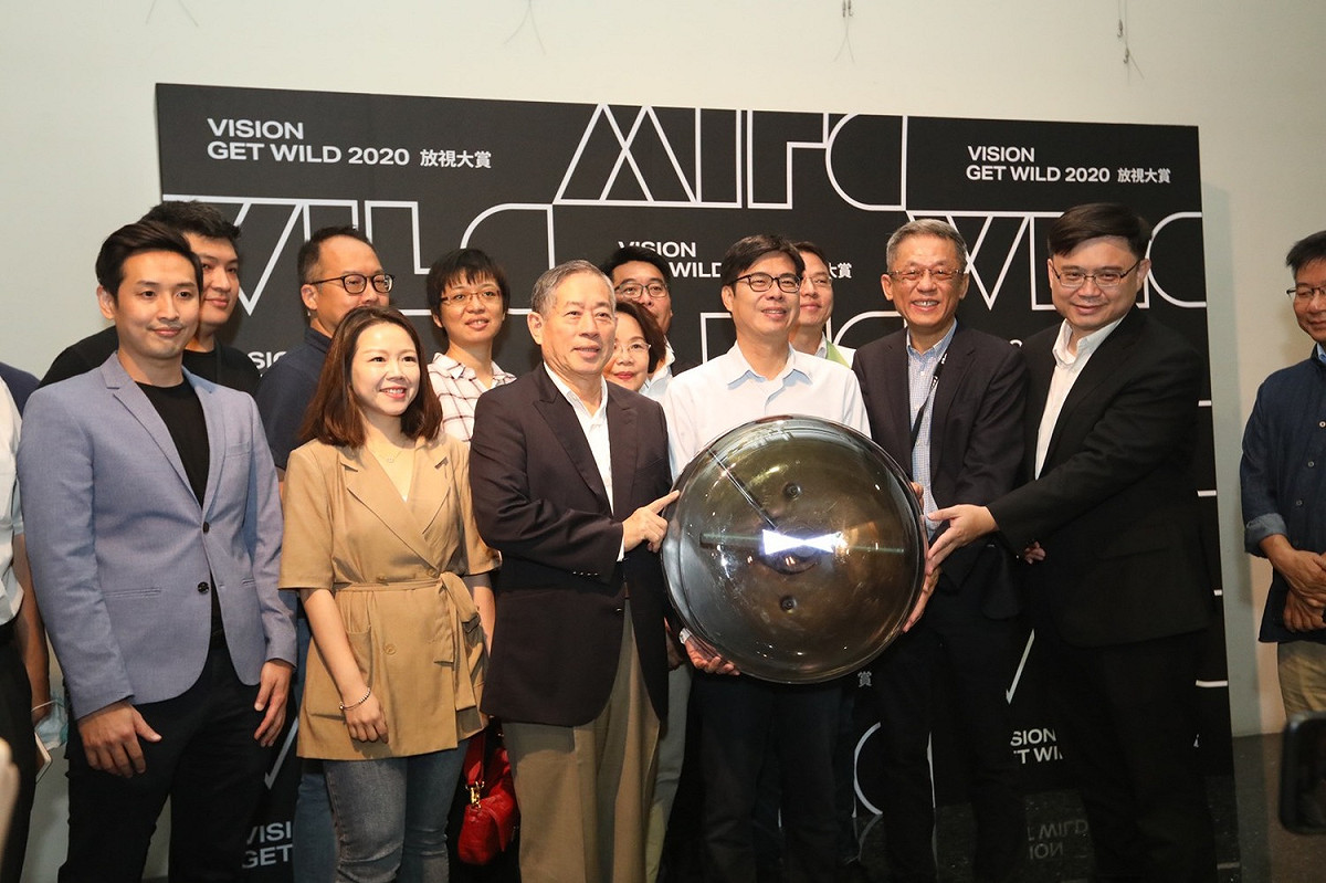 陳其邁(中)參訪KKBOX。 圖：陳其邁競辦/提供
