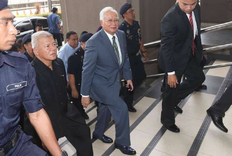 馬來西亞前首相納吉布（右二）一直對自己捲入一馬發展基金貪腐案，很有信心脫身，但事與願違。 圖：翻攝自納吉布臉書
