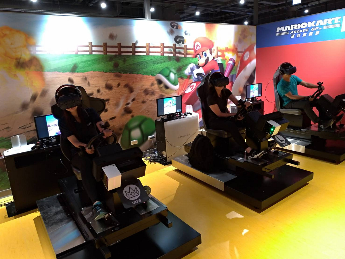 宏匯廣場9樓是台灣獨家引進日本的「VR ZONE」虛擬實境遊樂園，包括12項角色IP主題，如瑪莉歐賽車等。  圖：王峻昌／攝
