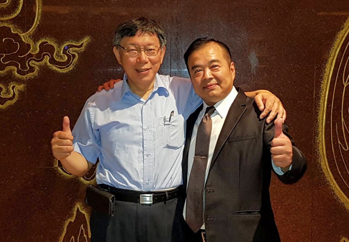 民眾黨全國後援會總會長謝俊州（右）。 圖：翻攝謝俊州臉書