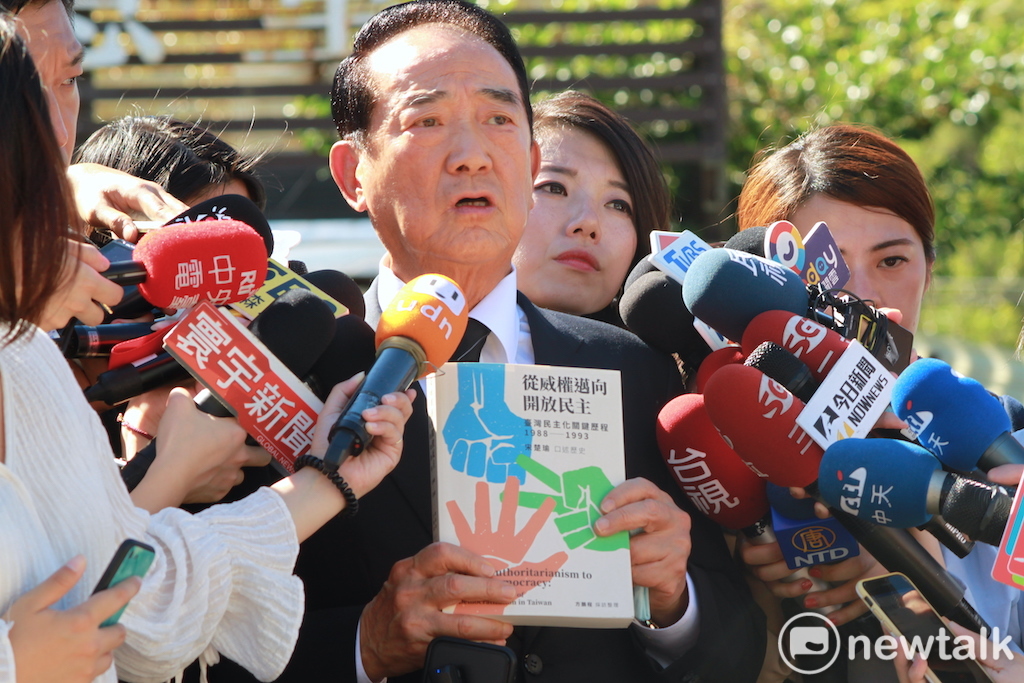 宋楚瑜憶起李登輝，突然哽咽。 圖：羅國嘉／攝