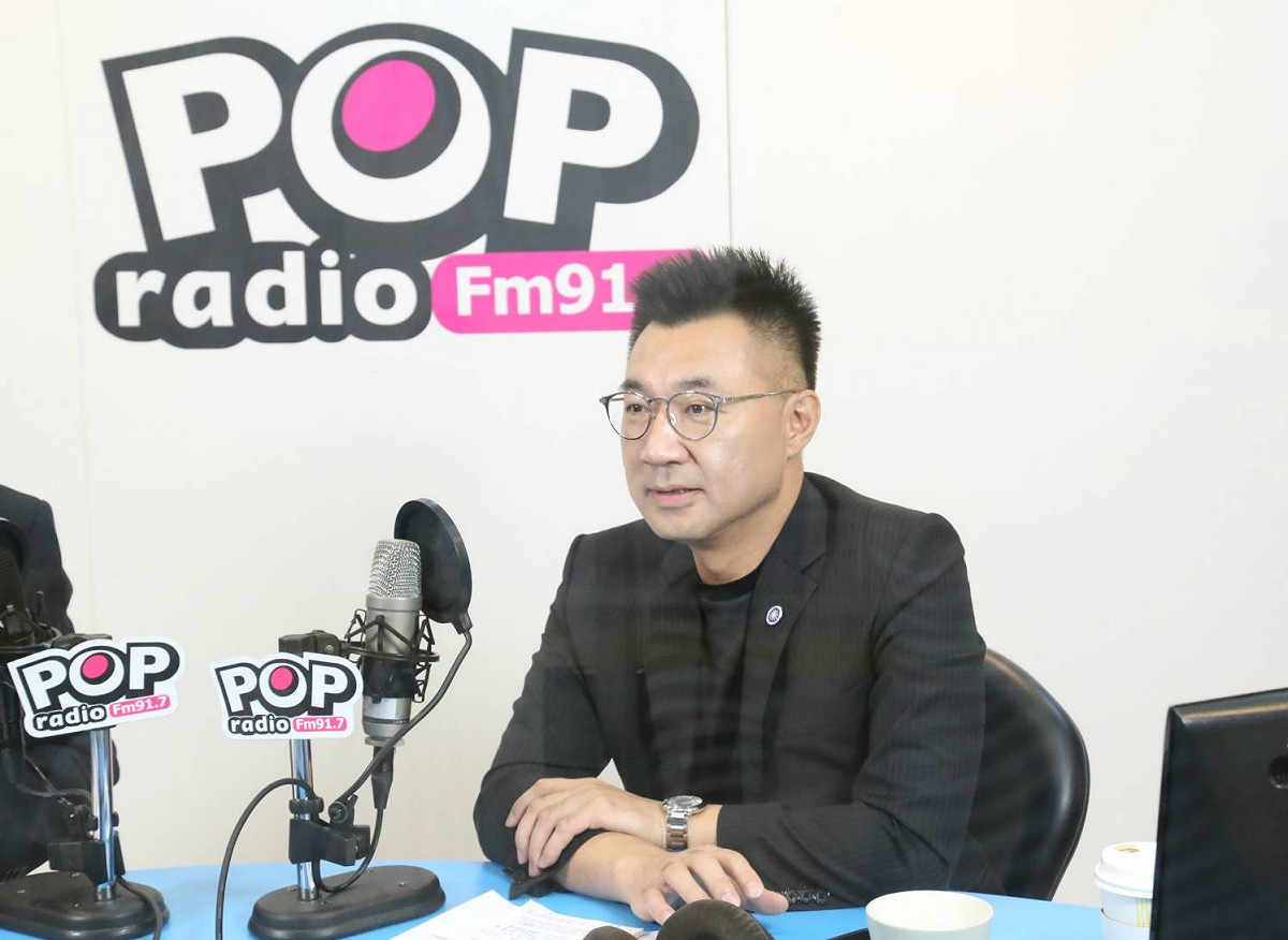 國民黨主席江啟臣受訪談跨黨派立委涉貪案。 圖：《POP撞新聞》/提供