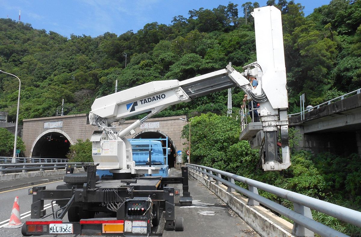 公路總局今日公布，汛期前應完成檢測之跨河橋690座及非跨河橋325座，共計1,015座，皆已完成檢測作業，橋梁皆屬安全。 圖：交通部公路總局/提供