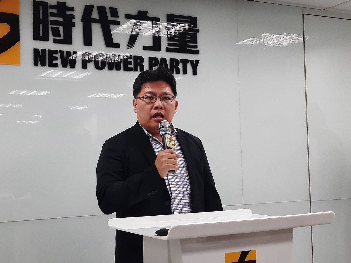 針對徐永明退黨，邱顯智下午出面說明。 圖:陳佩君/攝