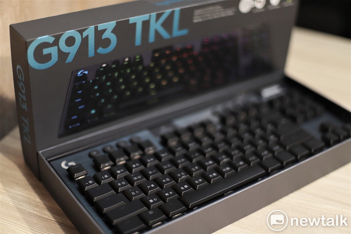 Logitech推出旗艦遊戲鍵盤G913 TKL，成為當今最具便攜性的旗艦遊戲鍵盤。 圖：簡育詮/攝